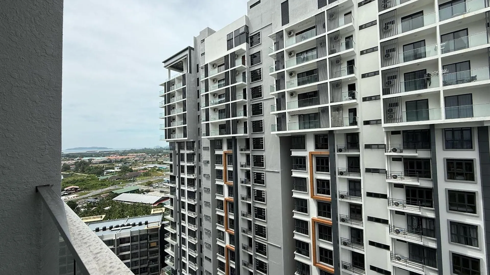 K Avenue By 8Avenue Apartment Donggongon